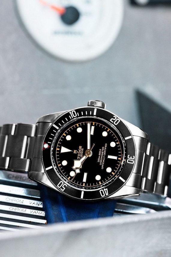 TUDOR_Black-Bay-79230N-0009-